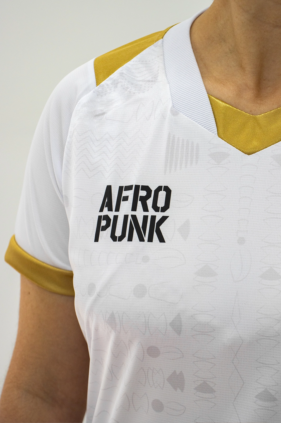 Camisa Novembro Negro AFROPUNK 2025 Feminina Branca - Image 4